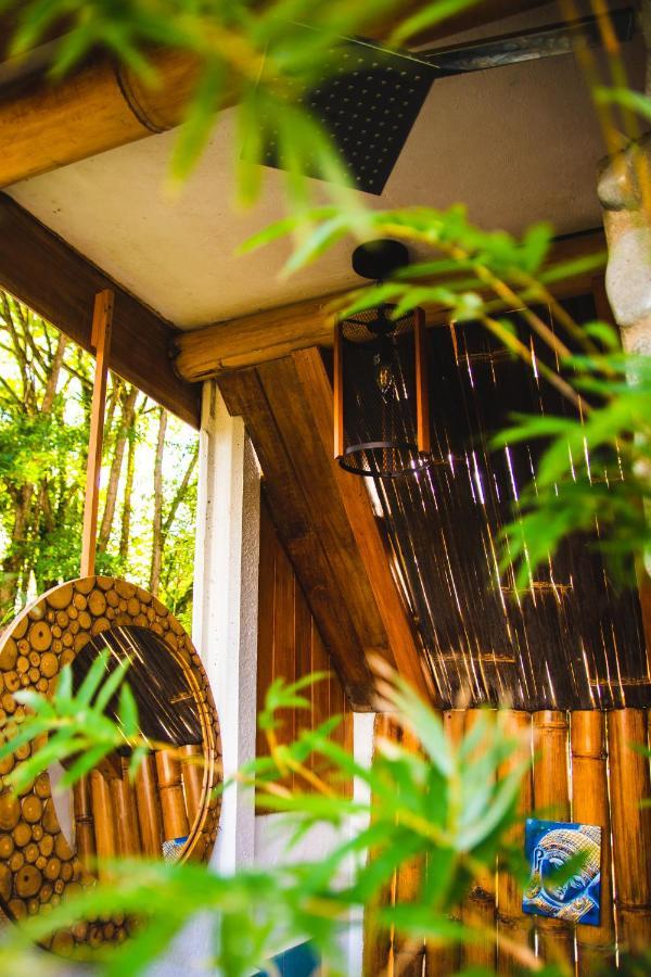 Oasis Uvita Acomodação com café da manhã Exterior foto